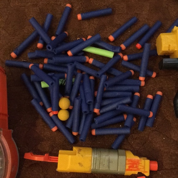 Nerf guns 100+ Bullets 9 Attachments 11+ guns - Picture 5 of 5
